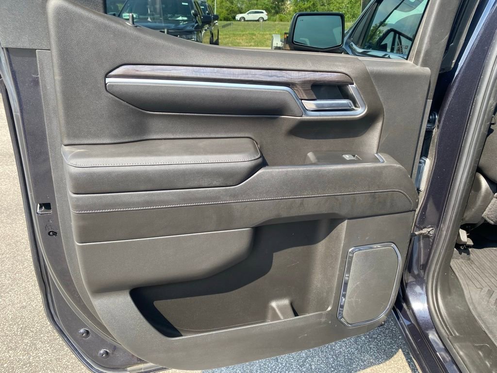 Used 2022 Chevrolet Silverado 1500 LTZ w/ Technology Package image 24