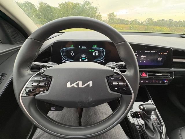 Certified 2025 Kia Niro EX Touring FWD image 13
