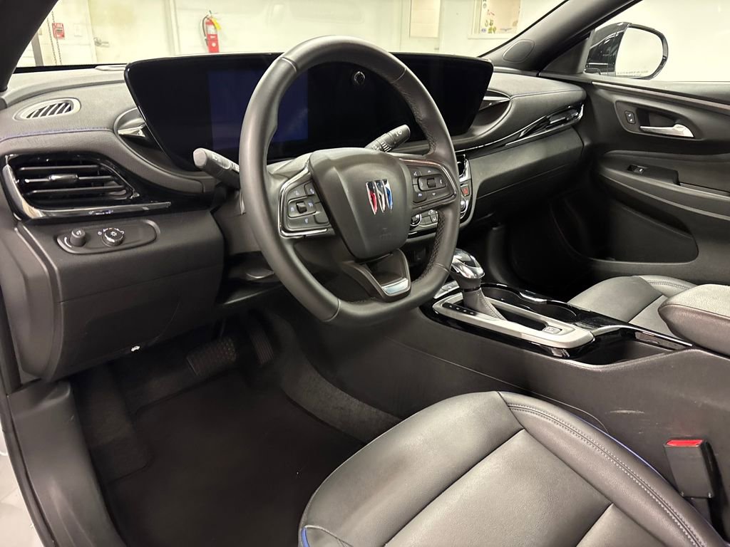 Used 2025 Buick Envista Sport Touring image 25