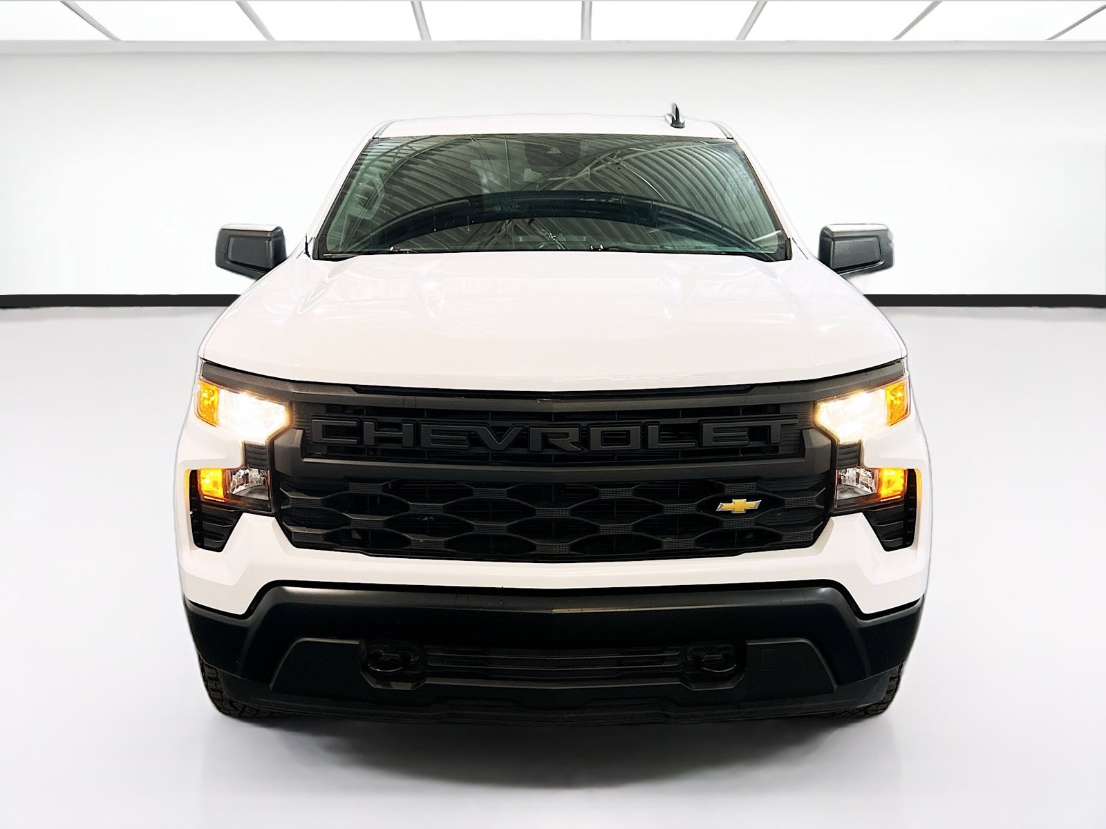 Used 2024 Chevrolet Silverado 1500 W/T w/ Trailering Package AWD/4WD image 2