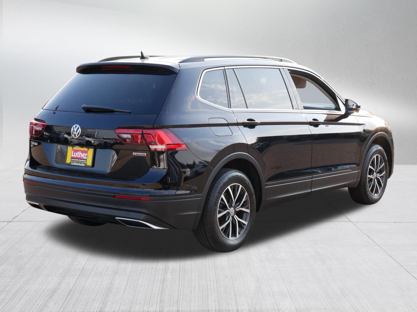 Used 2019 Volkswagen Tiguan SE w/ 3rd Row Seat Package AWD/4WD image 7