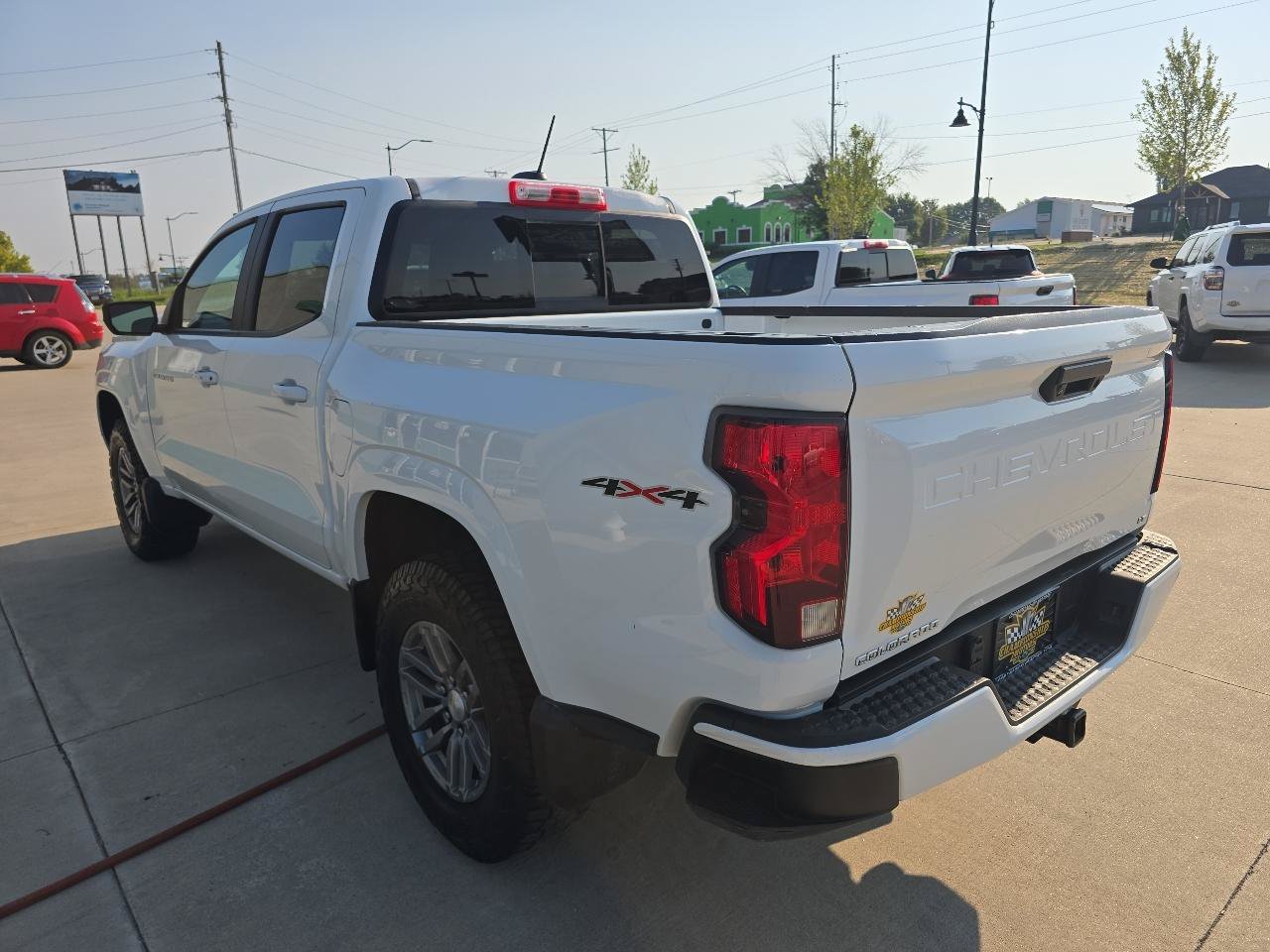 Used 2023 Chevrolet Colorado LT w/ LT Convenience Package II AWD/4WD image 3