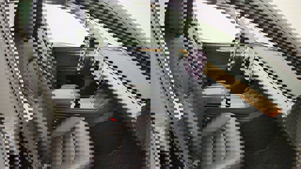 Used 2024 Tesla Model Y Long Range image 28