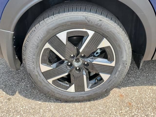 Used 2025 Nissan Kicks SV w/ SV Premium Package AWD/4WD image 4