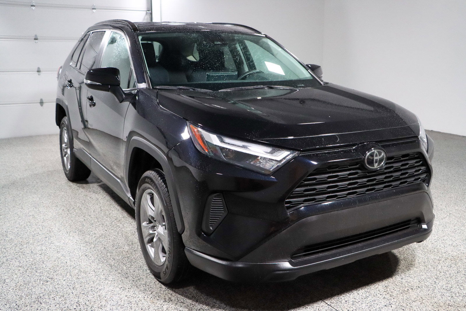 Used 2024 Toyota RAV4 XLE FWD image 5