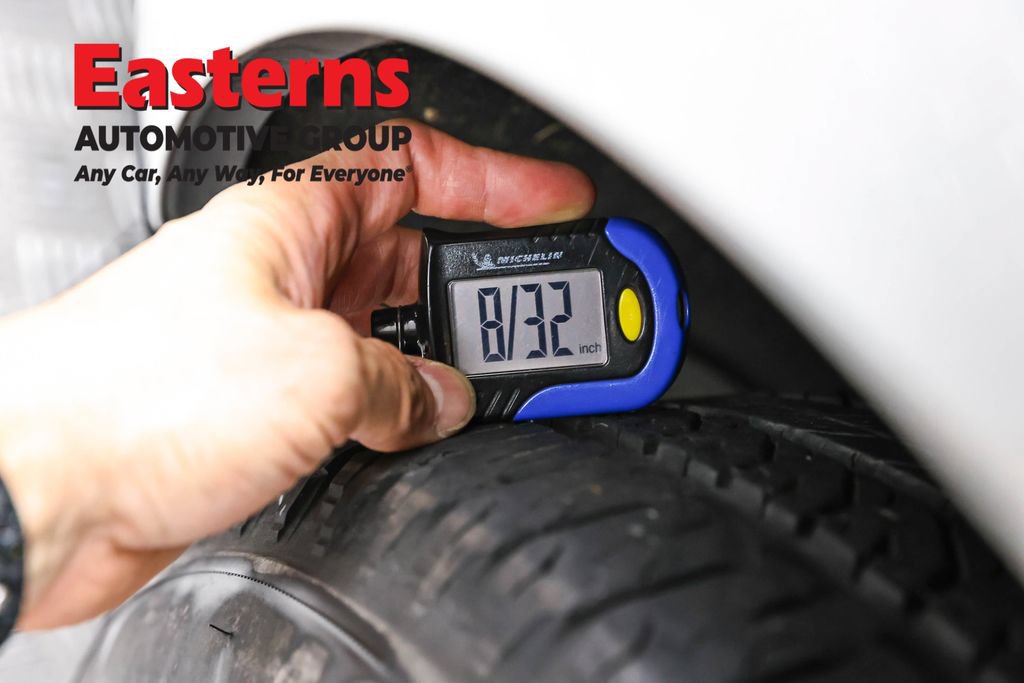 Used 2021 Porsche Macan AWD/4WD image 32