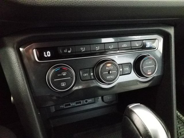 Used 2020 Volkswagen Tiguan SEL Premium R-Line w/ 3rd Row Seat Package AWD/4WD image 7