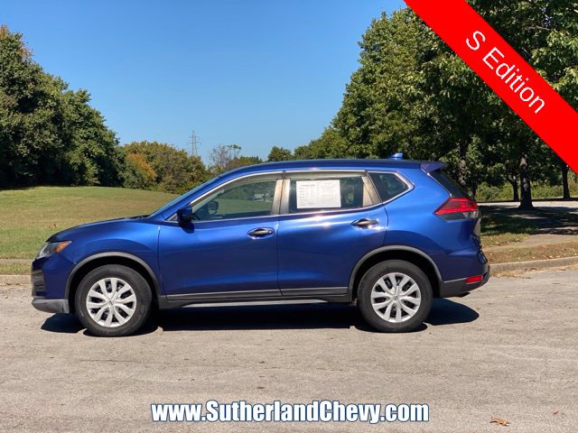Used 2017 Nissan Rogue S AWD/4WD image 4