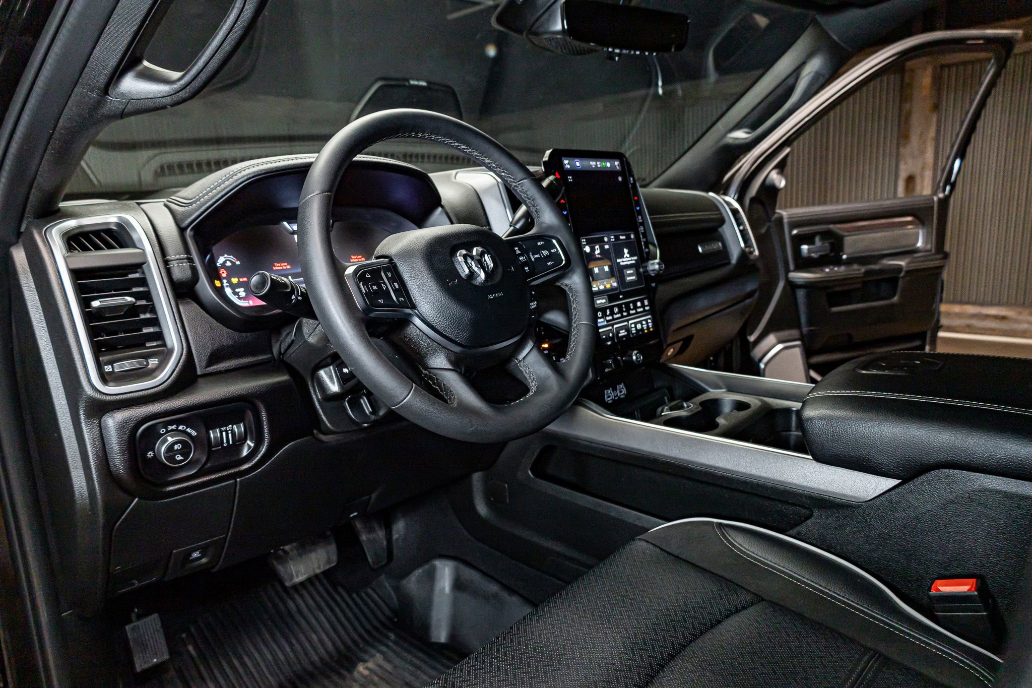 Used 2025 RAM 3500 Laramie AWD/4WD image 14