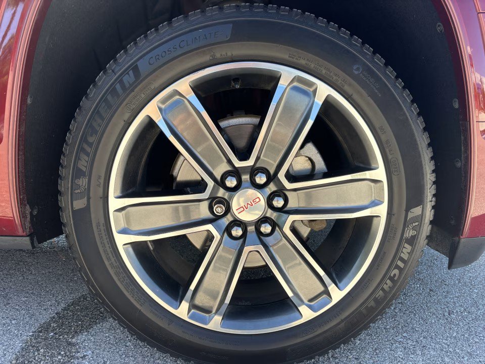 Used 2018 GMC Acadia Denali w/ Technology Package FWD image 44