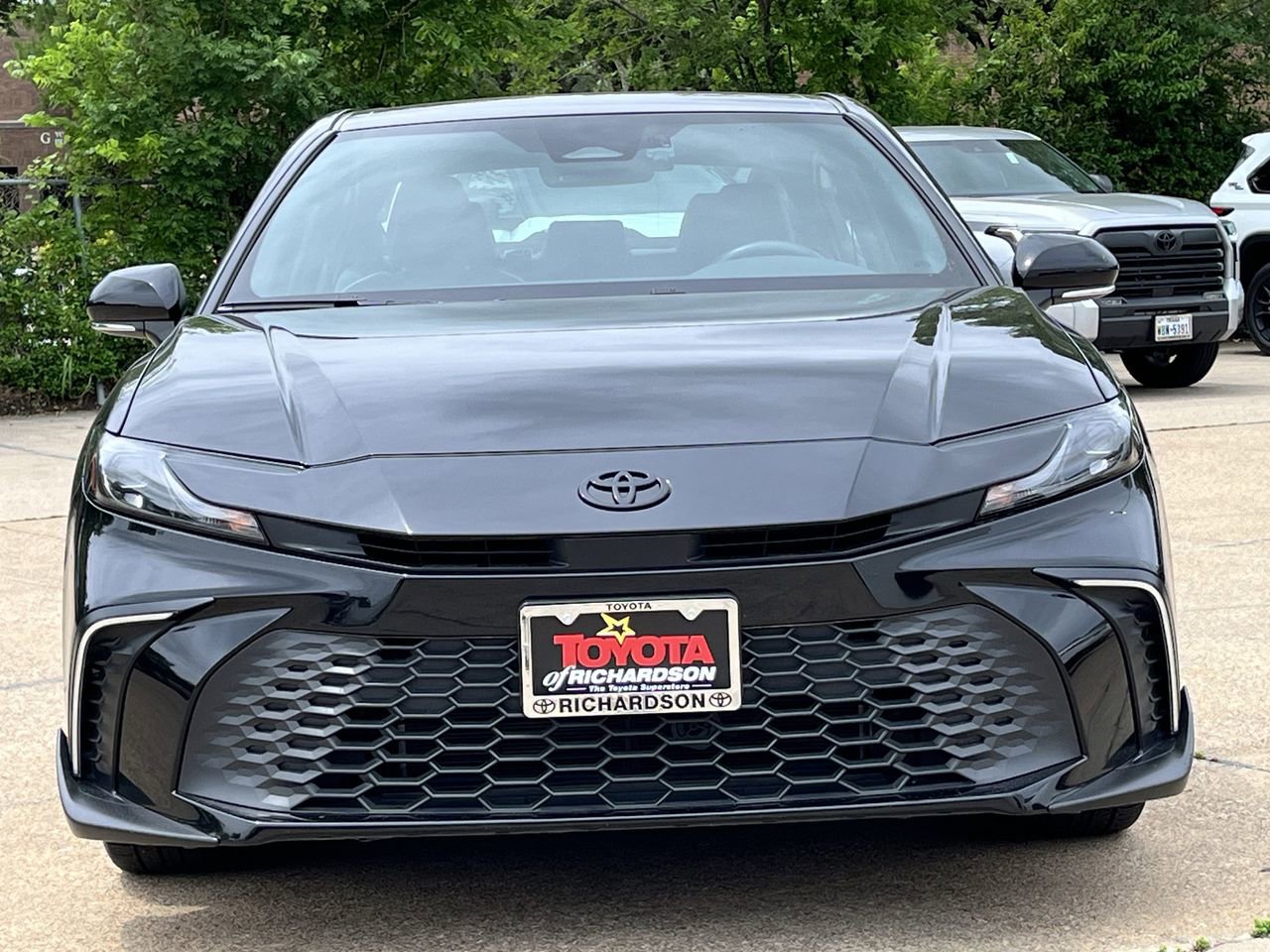 Used 2025 Toyota Camry SE w/ Convenience Package image 7