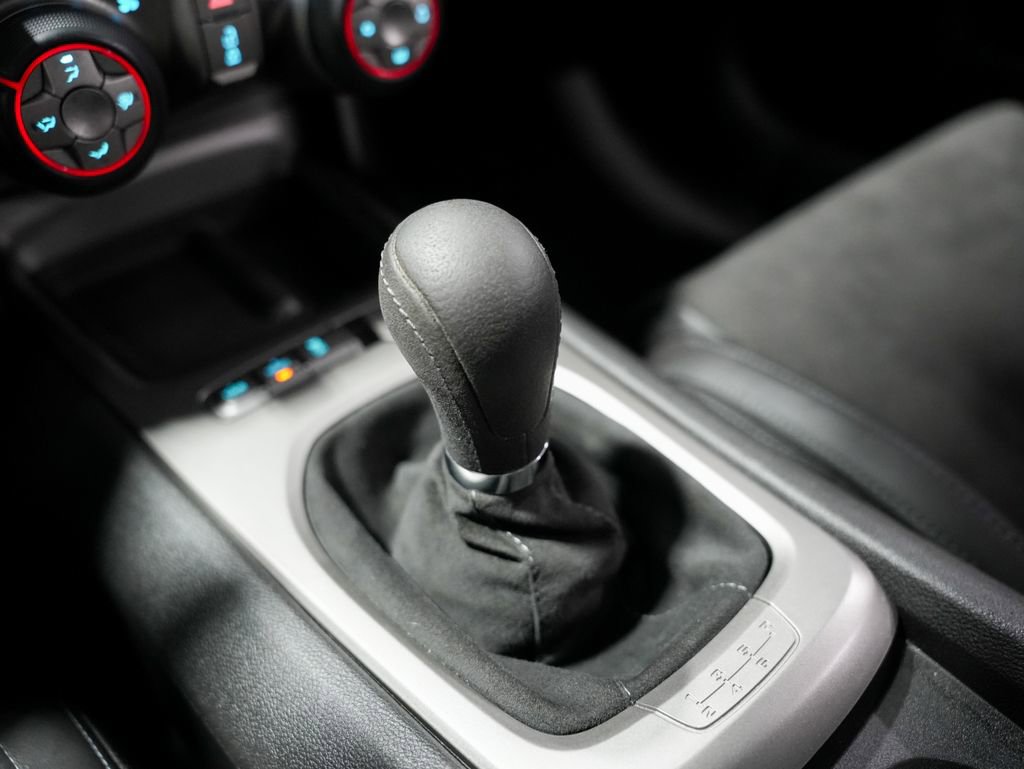 Used 2015 Chevrolet Camaro Z/28 RWD image 17