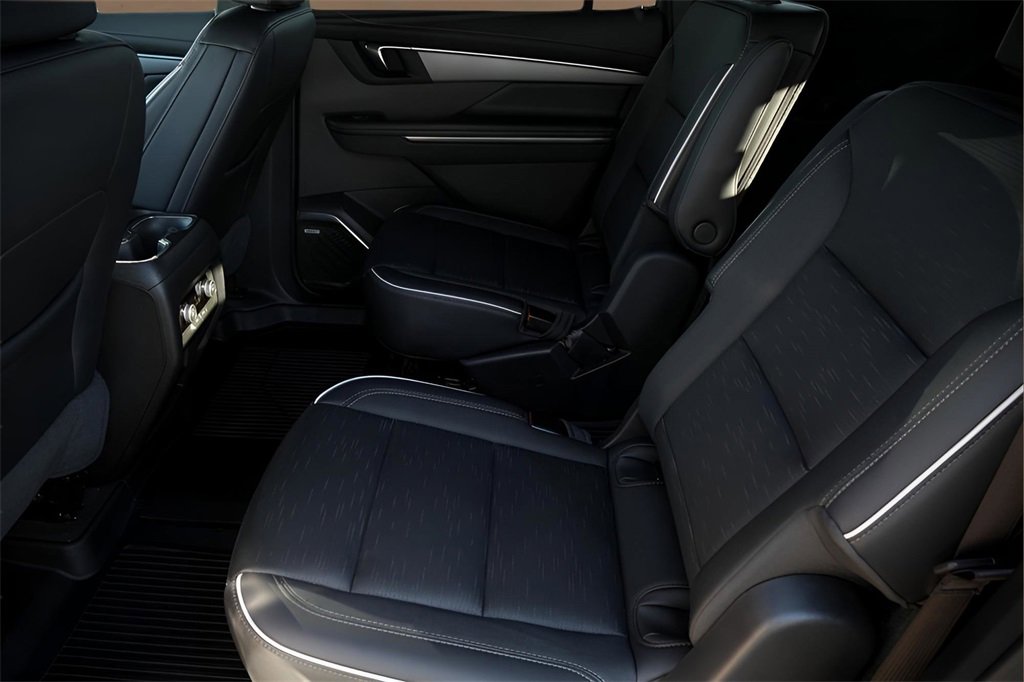 Used 2025 Buick Enclave Sport Touring w/ Power Package image 28