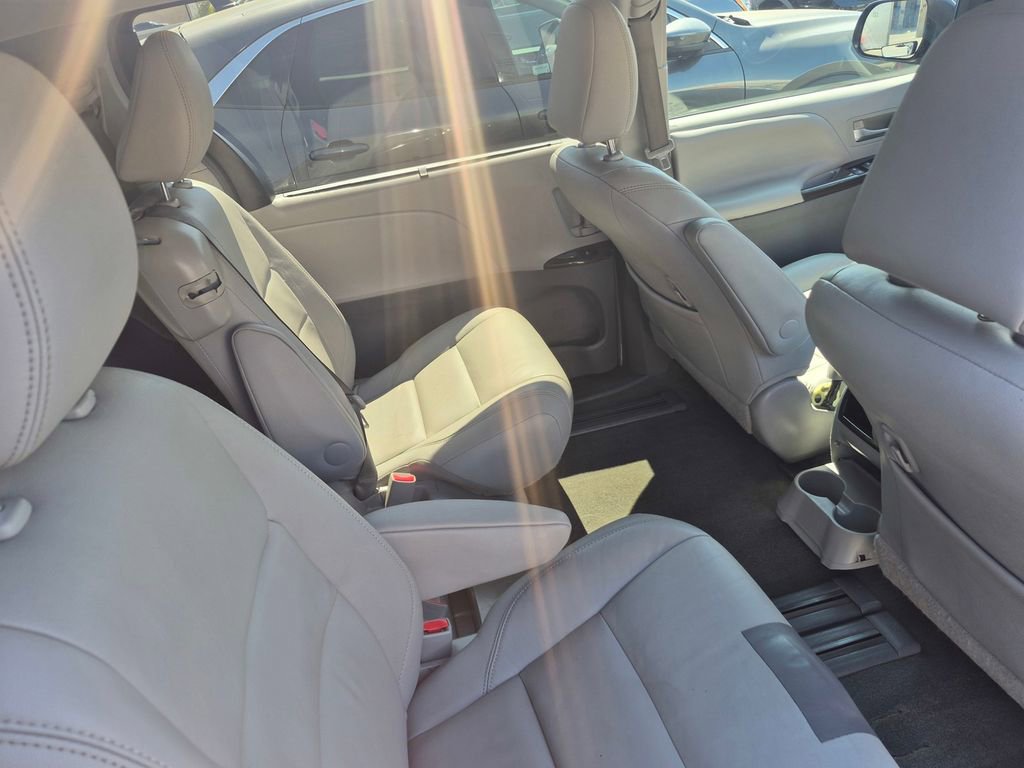 Used 2015 Toyota Sienna XLE w/ XLE Navigation Package image 42