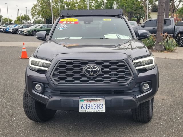 Used 2021 Toyota Tacoma TRD Off-Road w/ TRD Premium Off Road Package AWD/4WD image 2