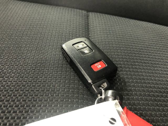 Used 2018 Toyota RAV4 XLE w/ Plus Extra Value Package image 30