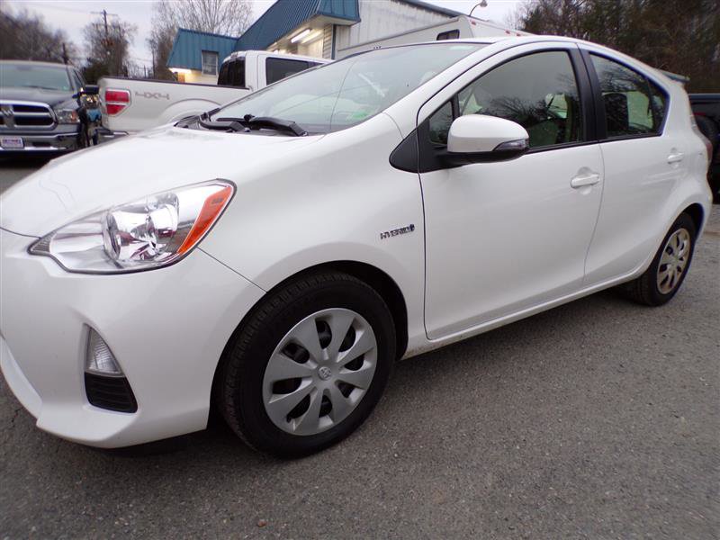 Used 2014 Toyota Prius C One image 5