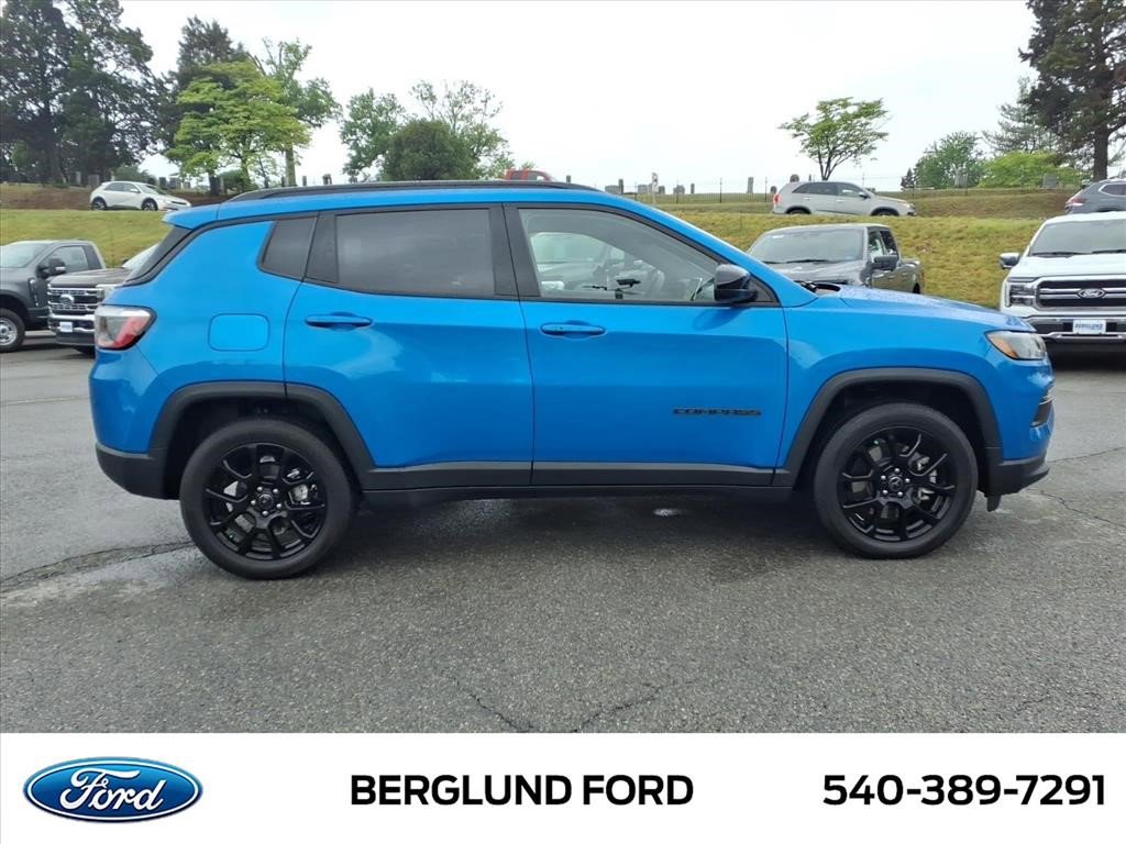 Used 2026 Jeep Compass Latitude w/ Quick Order Package 29K AWD/4WD image 4