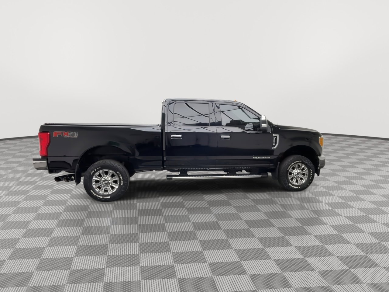 Used 2017 Ford F250 Lariat w/ Chrome Package image 41