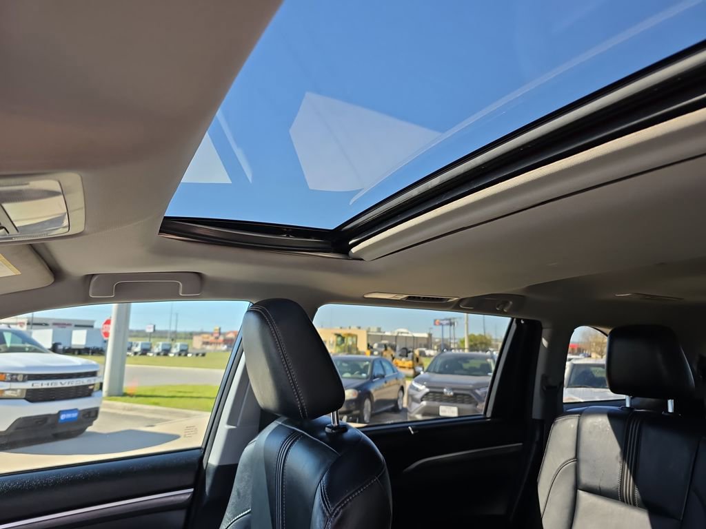 Used 2017 Toyota Highlander SE image 8