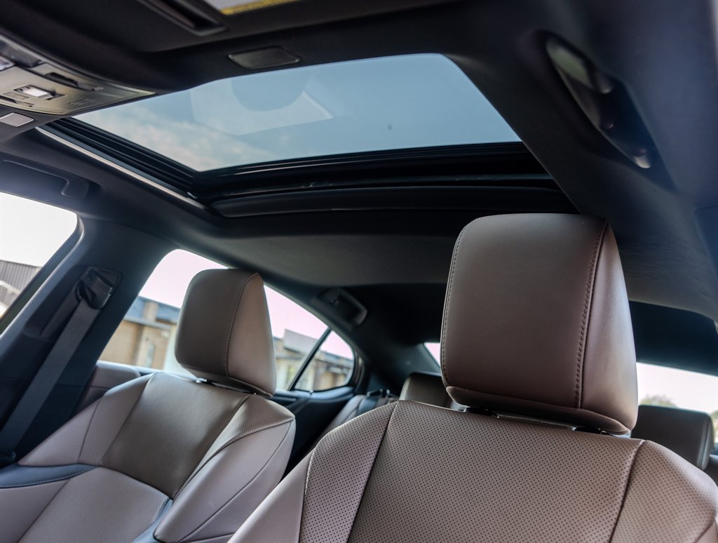 Used 2023 Lexus ES 350 w/ Premium Package FWD image 28