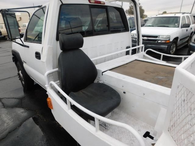 Used 2006 Chevrolet Silverado 3500 2WD Regular Cab image 8