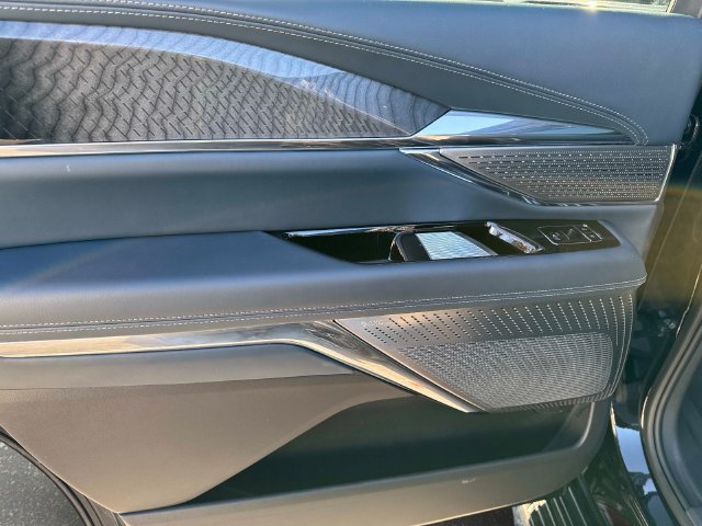 New 2025 Cadillac Escalade IQ Sport 2 AWD/4WD image 11