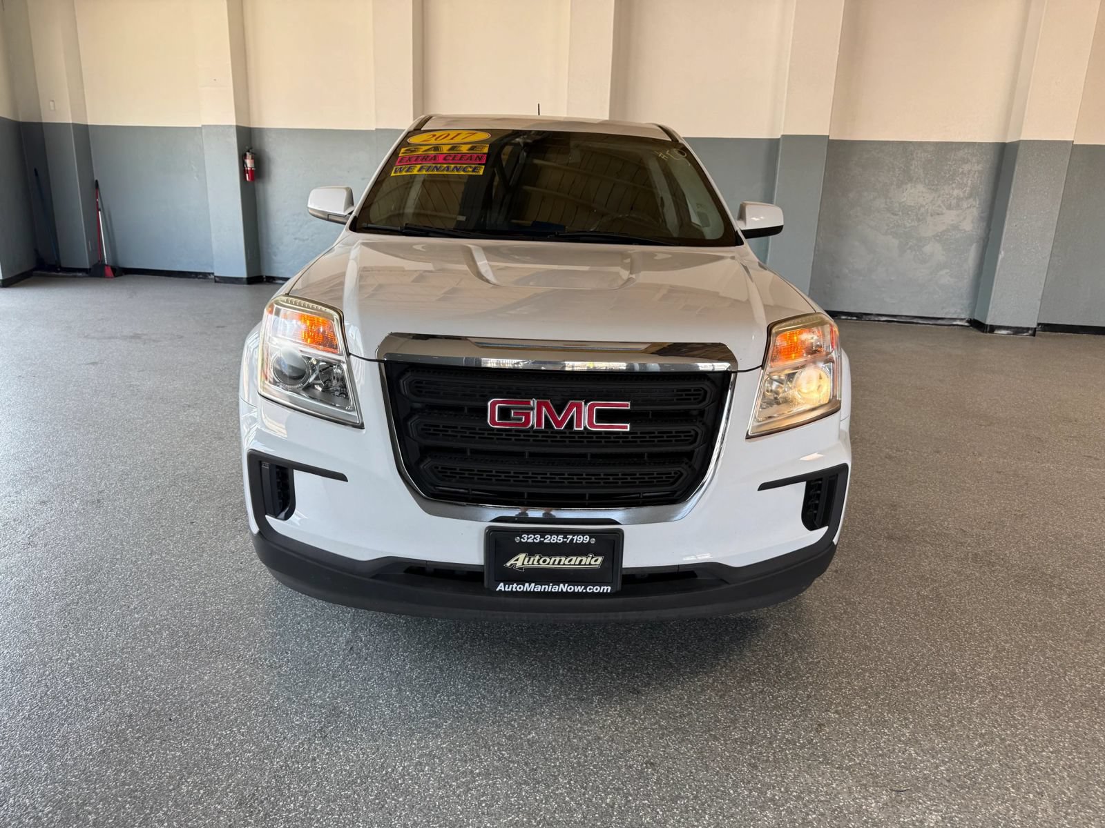 Used 2017 GMC Terrain SLE FWD image 2