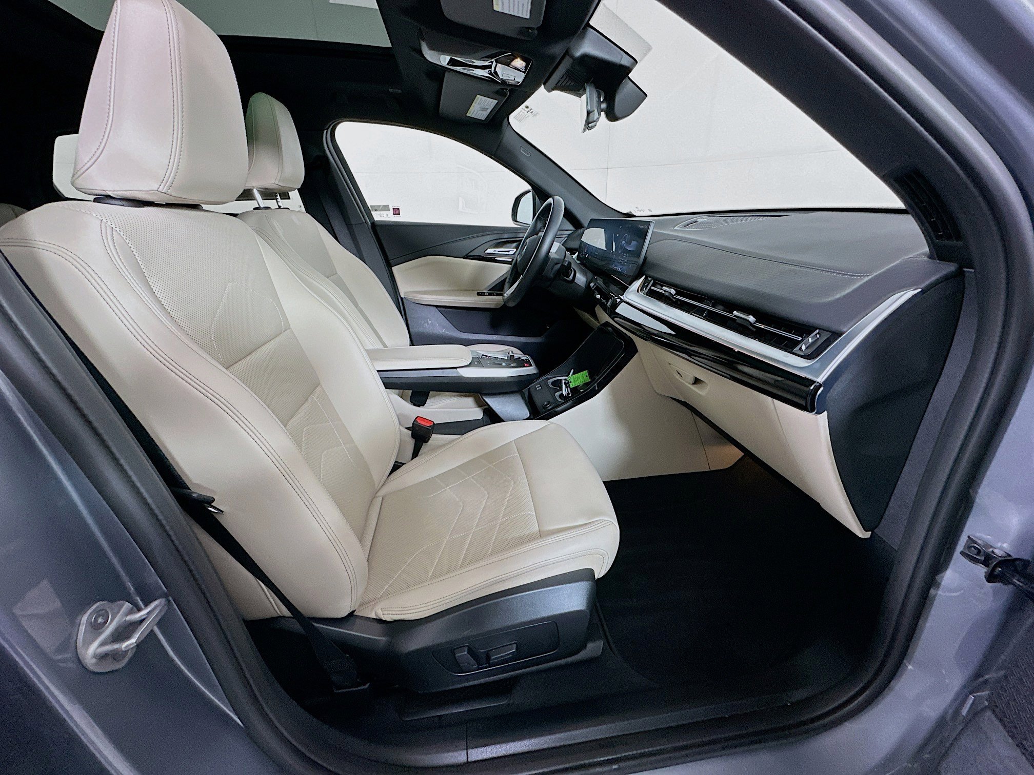 Used 2025 BMW X2 xDrive28i image 31