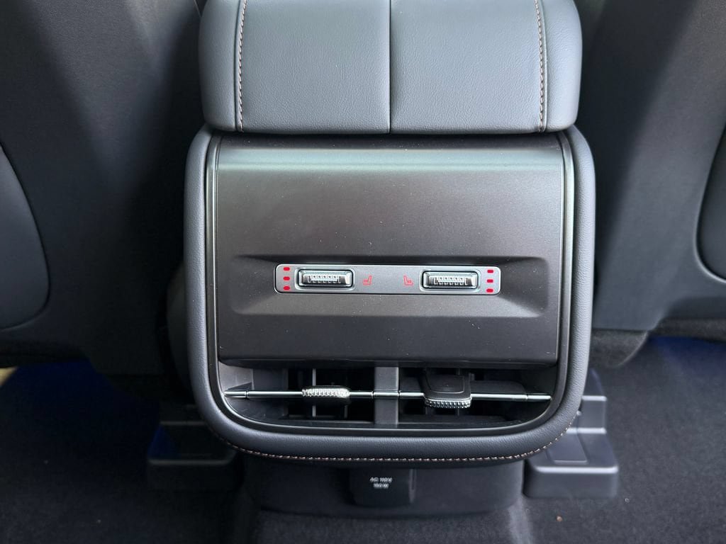 New 2026 Lincoln Nautilus Premier w/ Equipment Group 102A AWD/4WD image 8