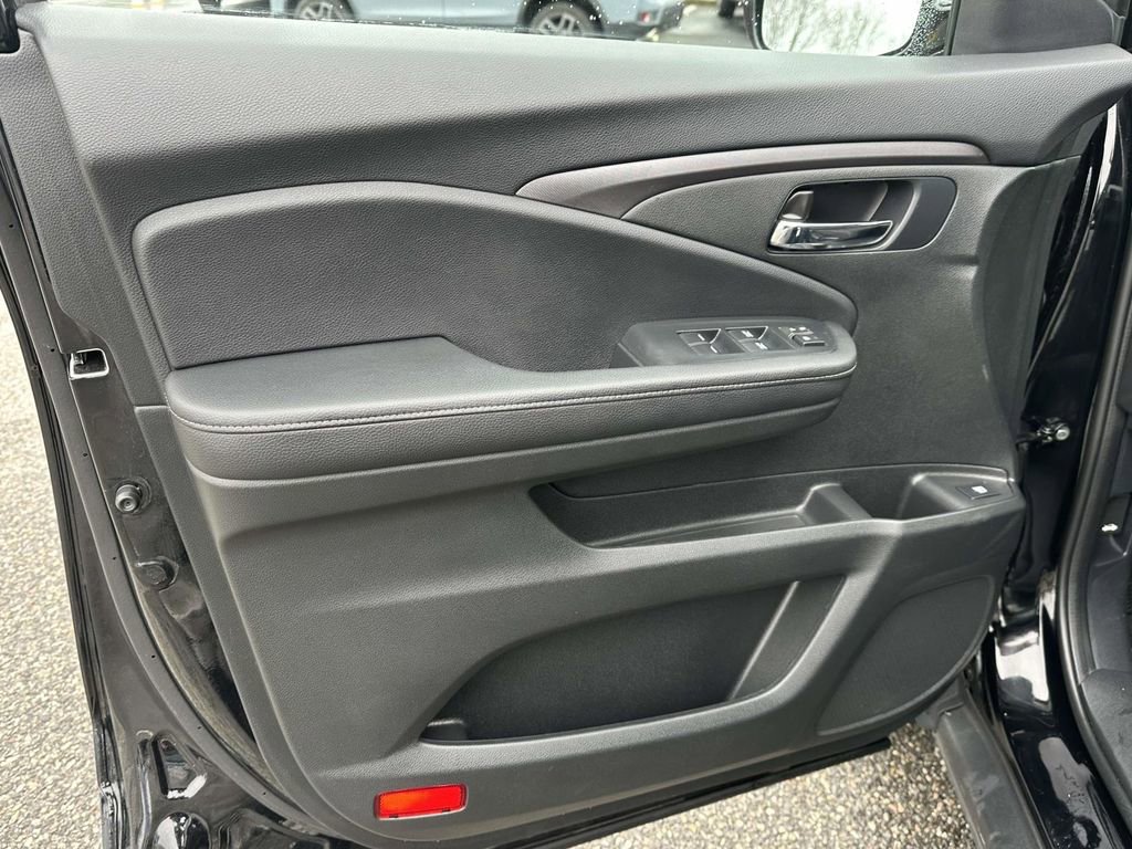 Certified 2023 Honda Ridgeline Sport image 15