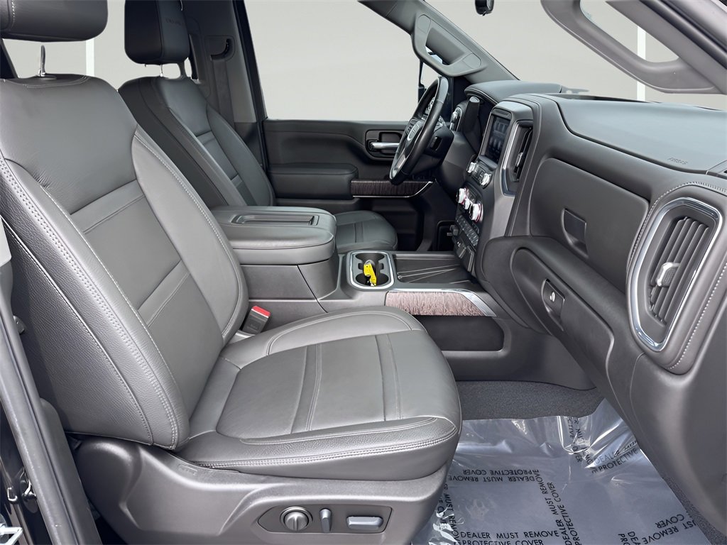Used 2022 GMC Sierra 3500 Denali w/ Denali Black Diamond Edition image 34