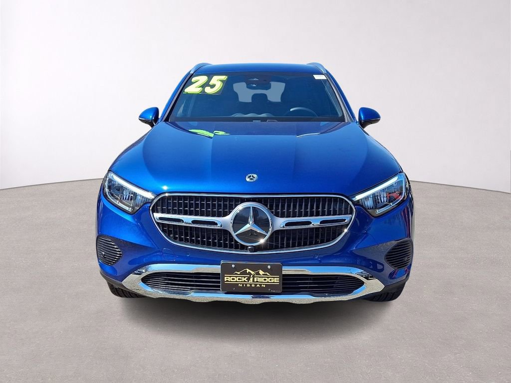 Used 2025 Mercedes-Benz GLC 300 4MATIC image 2