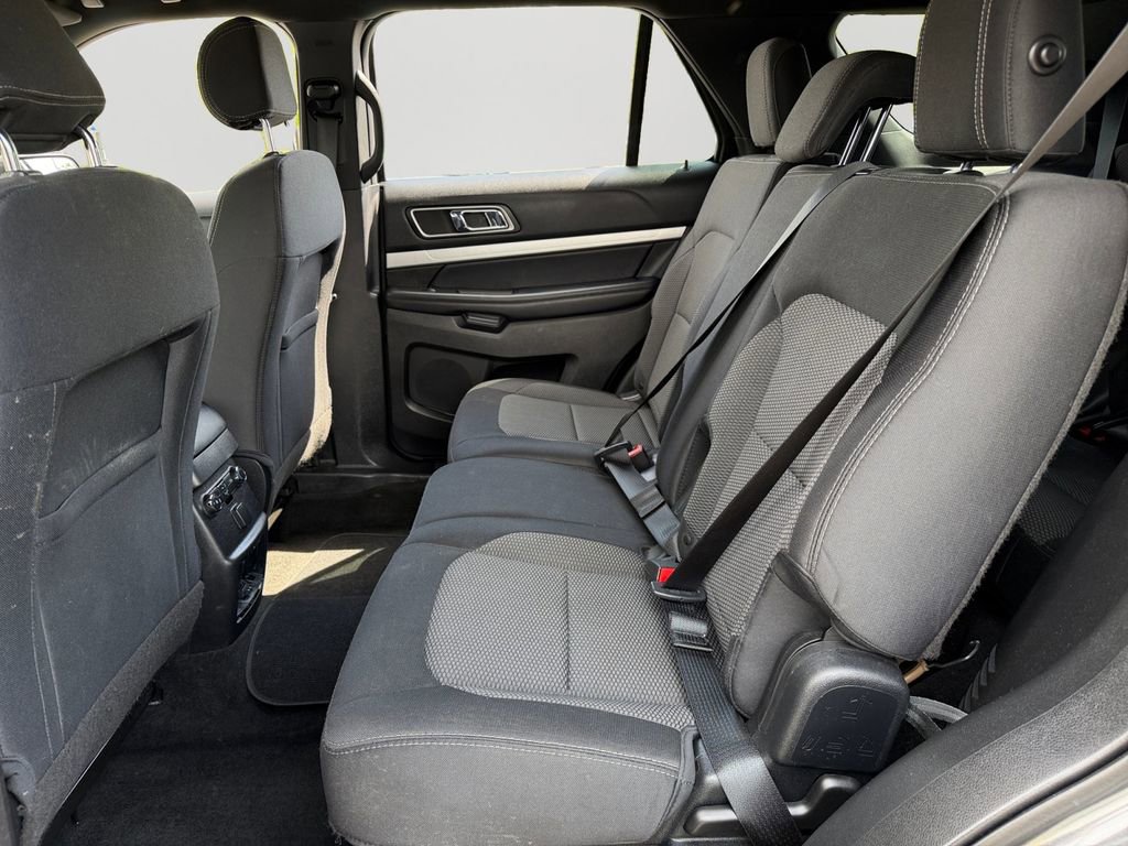 Used 2017 Ford Explorer XLT AWD/4WD image 11