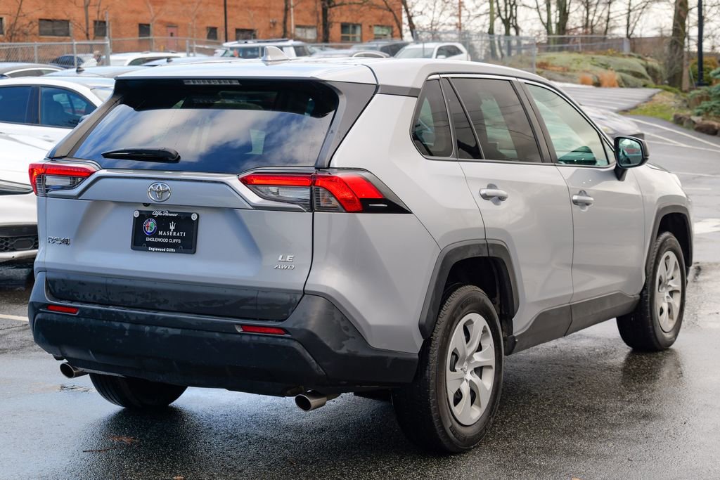 Used 2024 Toyota RAV4 LE AWD/4WD image 7