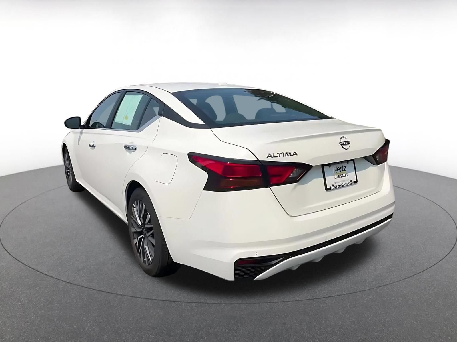 Used 2025 Nissan Altima 2.5 SV FWD image 10