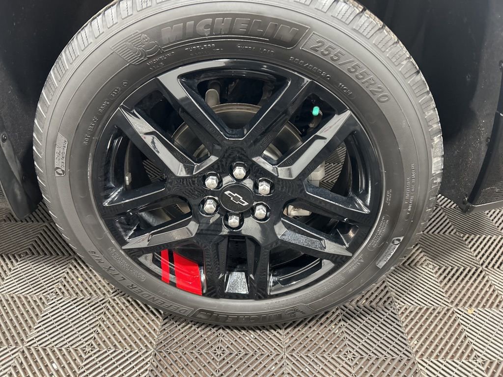 Used 2022 Chevrolet Traverse Premier w/ Redline Edition AWD/4WD image 31