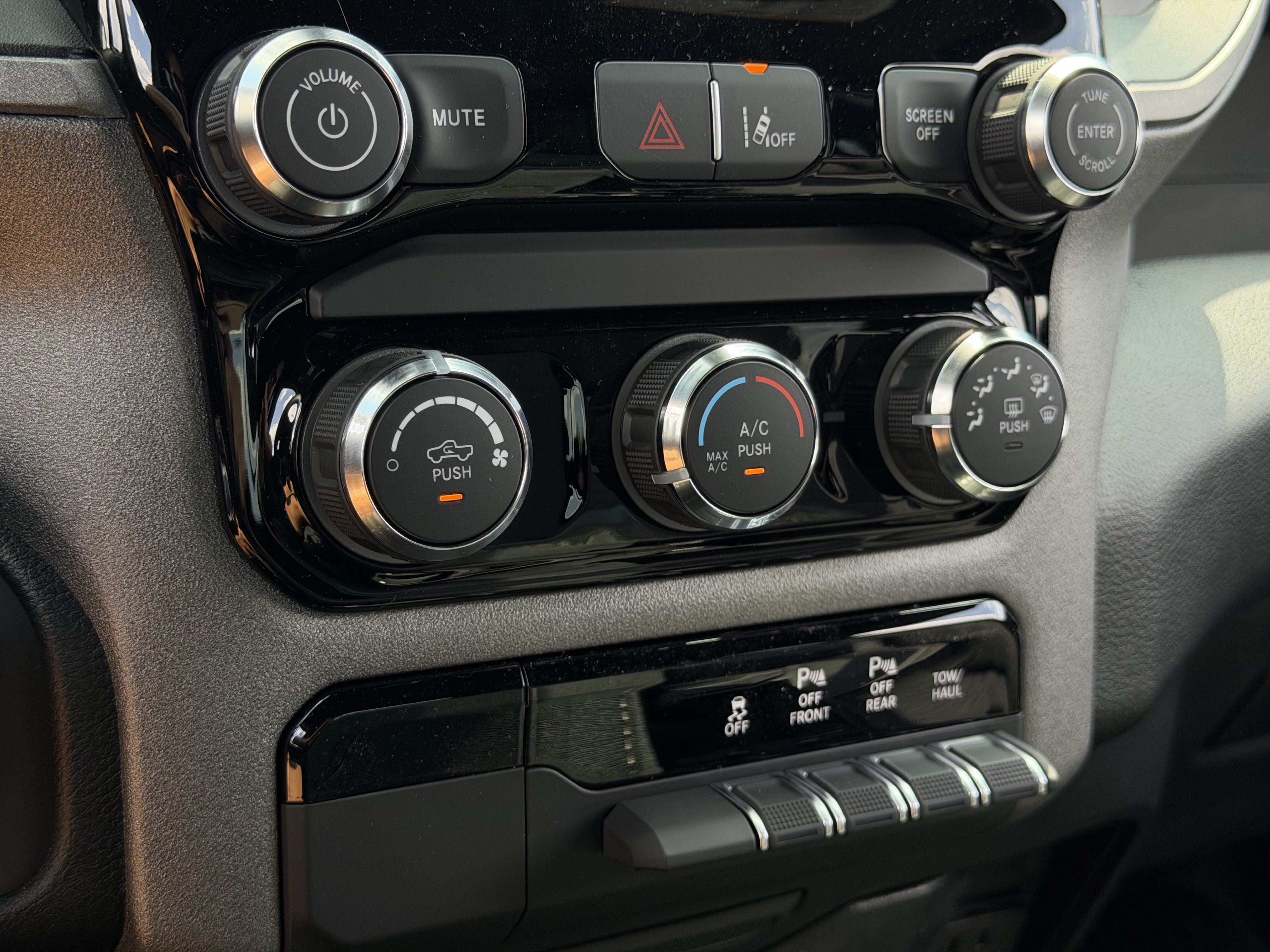New 2026 RAM 1500 Warlock AWD/4WD image 27