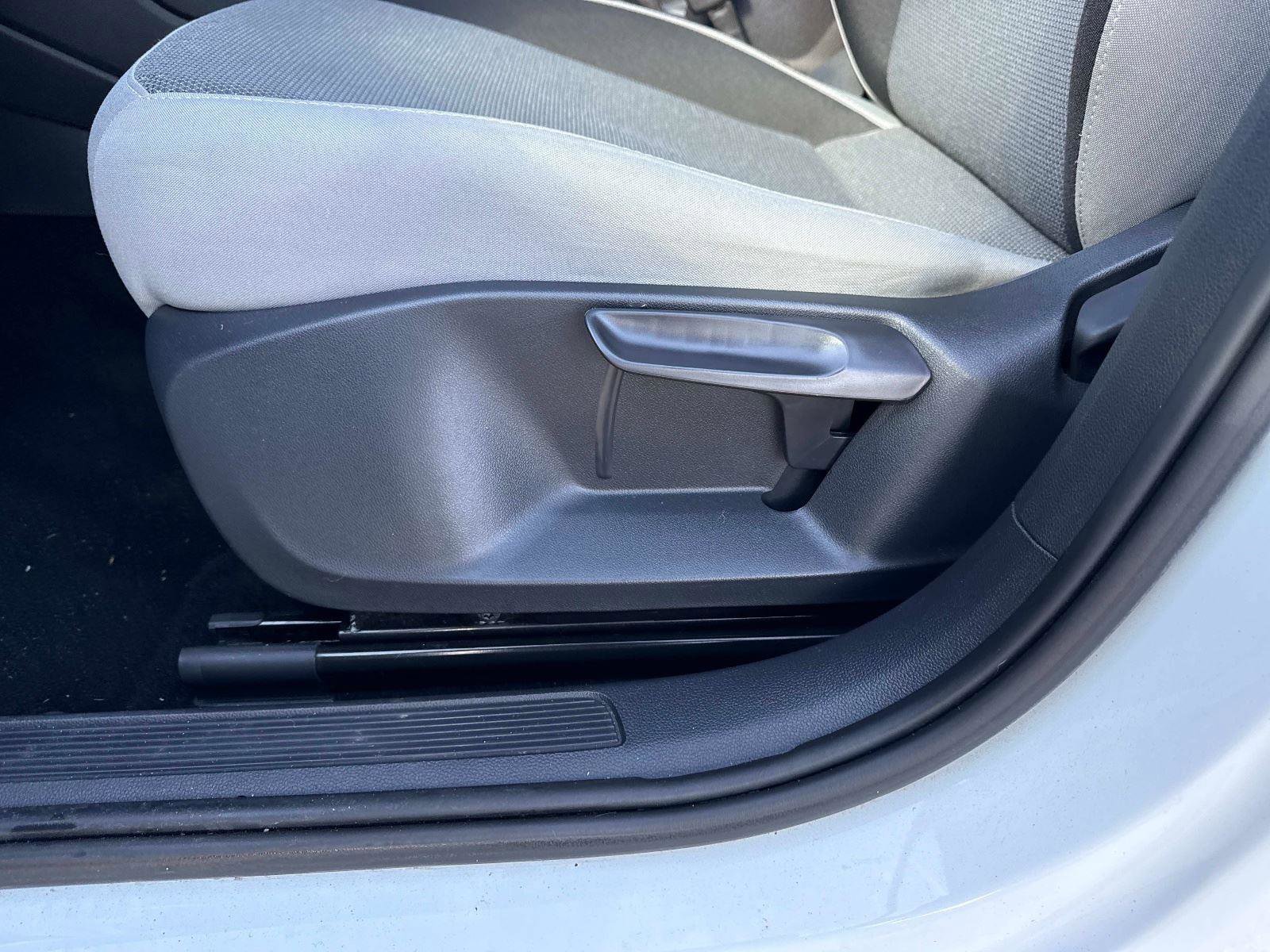 Certified 2022 Volkswagen Taos S image 20