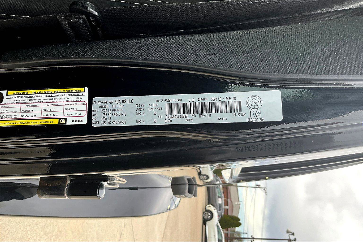 Used 2018 Jeep Wrangler Unlimited Sahara image 32