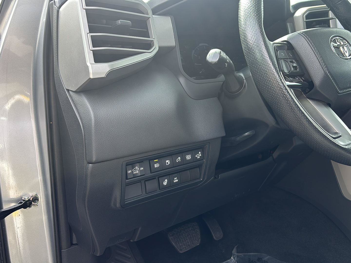 Used 2022 Toyota Tundra Limited AWD/4WD image 28