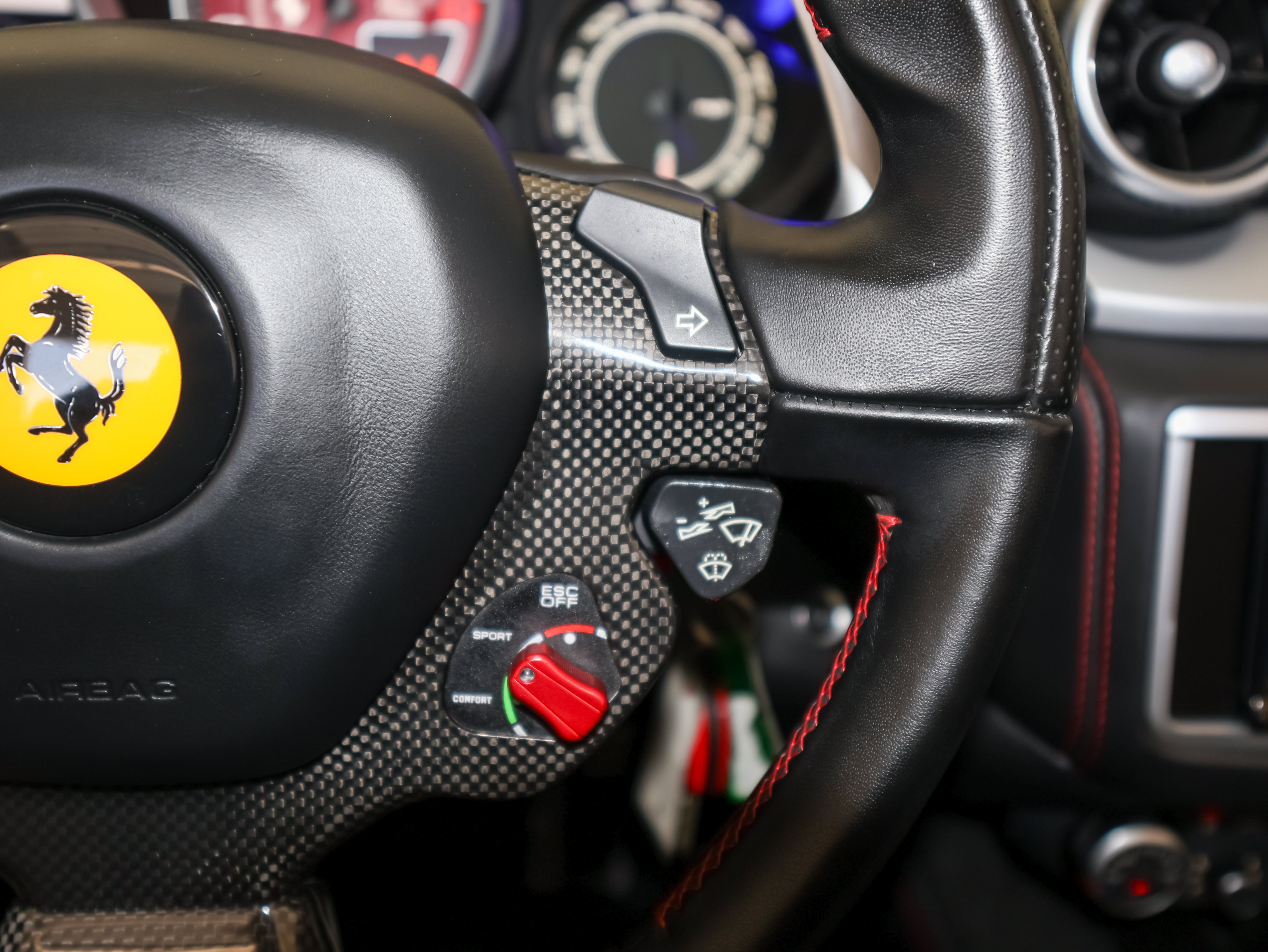 Used 2017 Ferrari California T RWD image 33