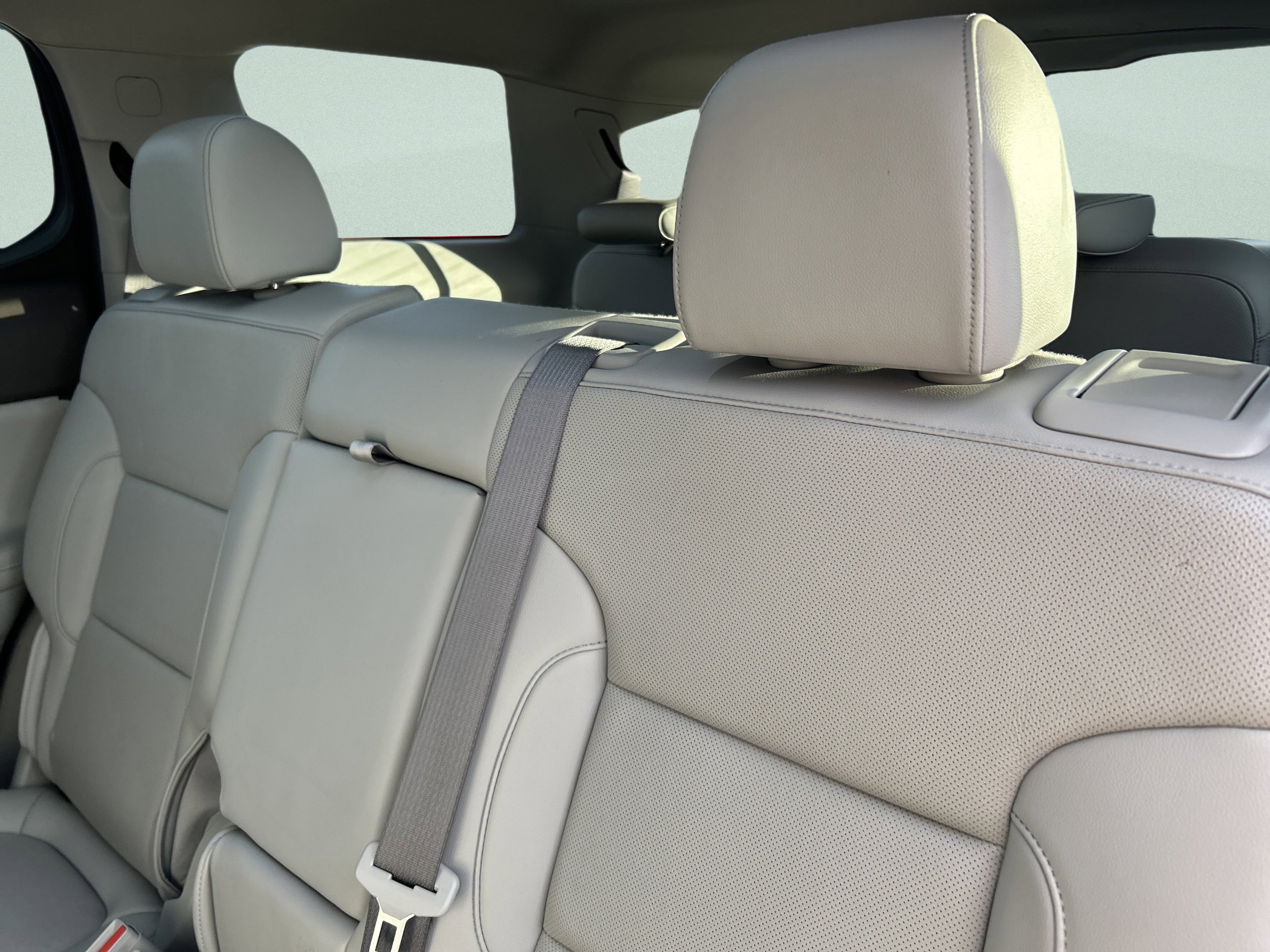 Used 2023 GMC Acadia SLT image 15