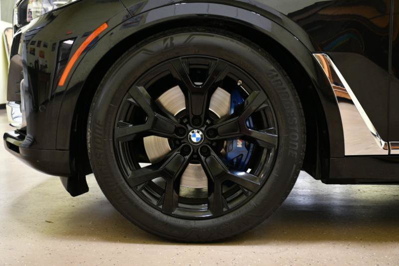 Used 2022 BMW X7 xDrive40i w/ Premium Package AWD/4WD image 11