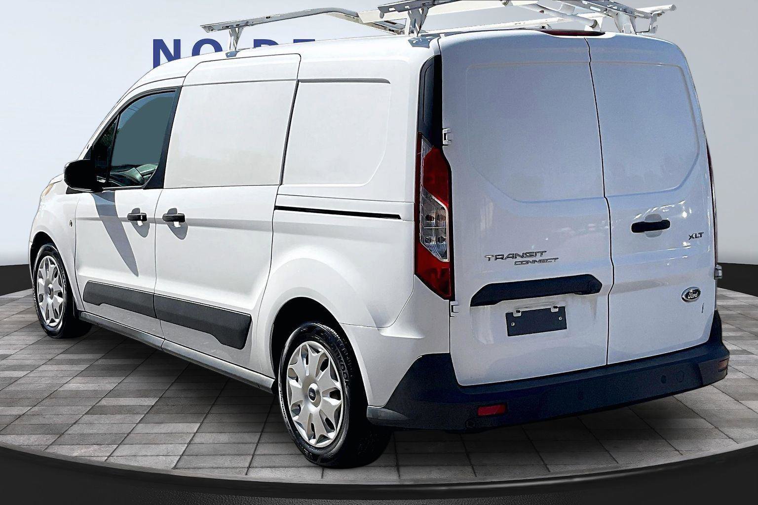 Used 2016 Ford Transit Connect XLT FWD image 4