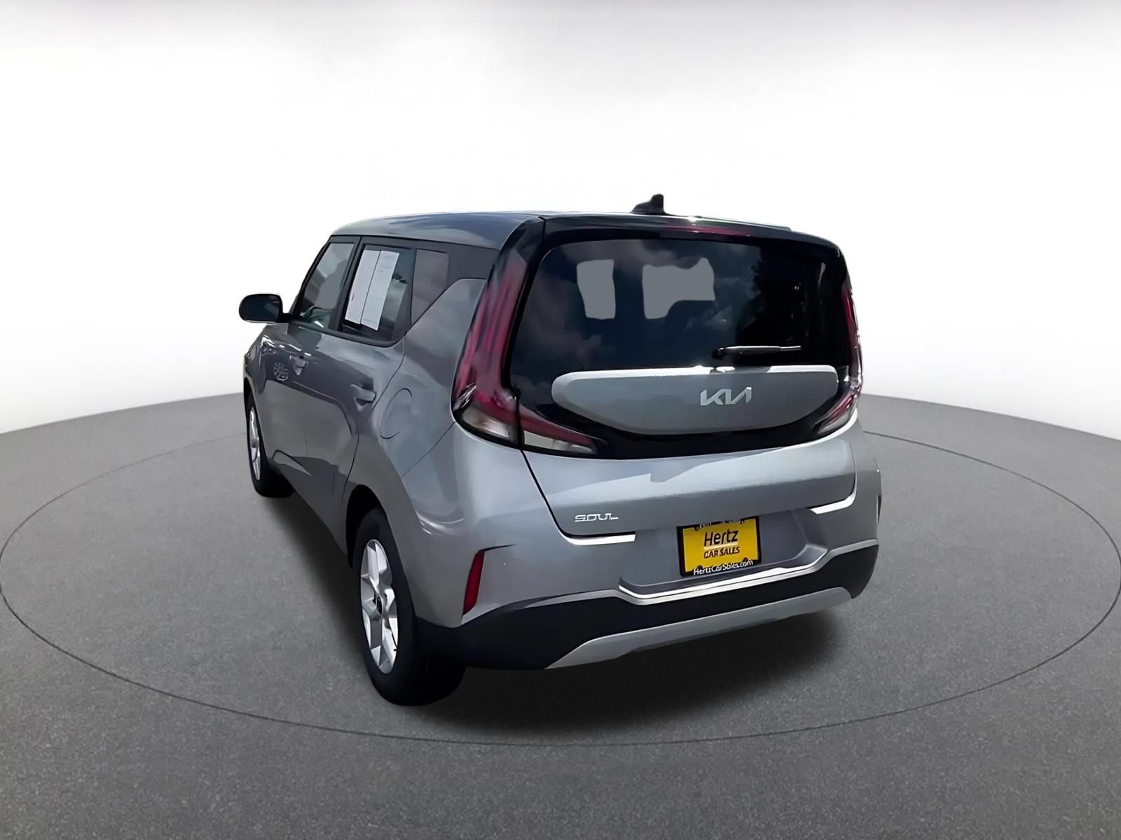 Used 2025 Kia Soul LX w/ LX Technology Package FWD image 11