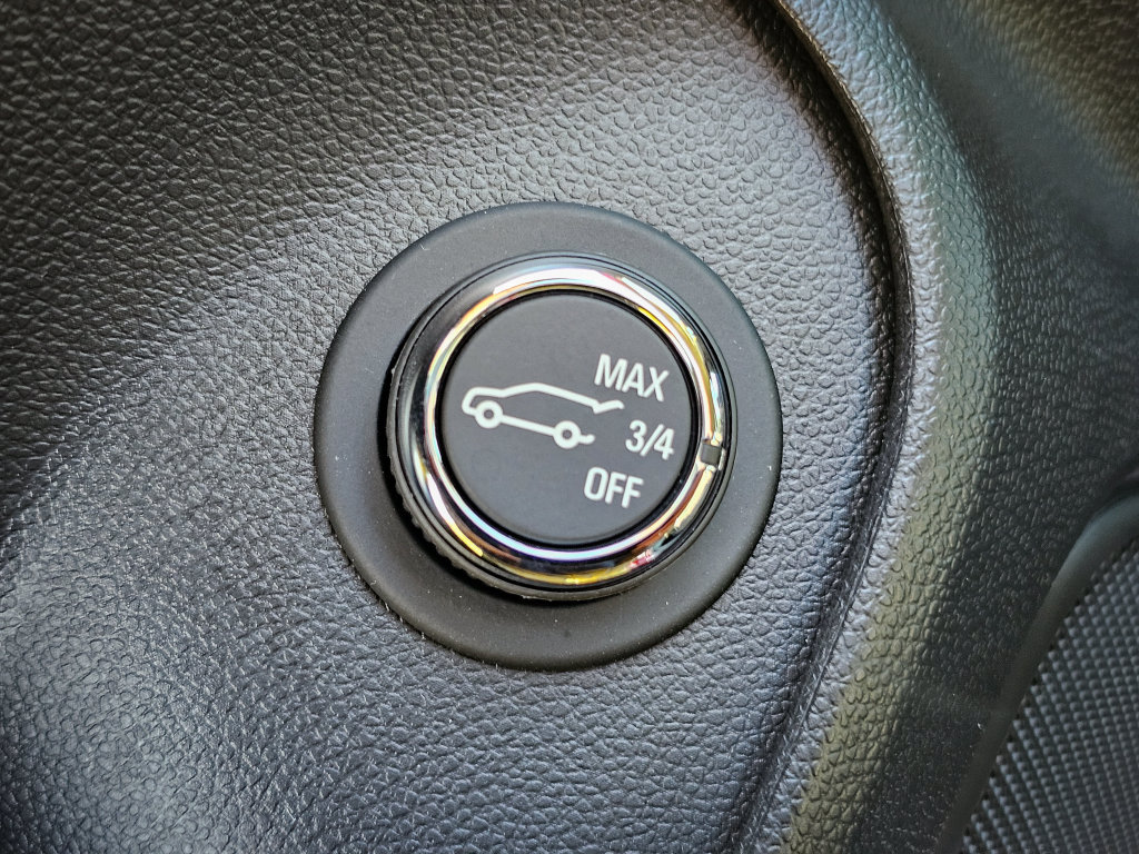 Used 2024 Buick Encore GX Avenir w/ Avenir Convenience Package FWD image 13