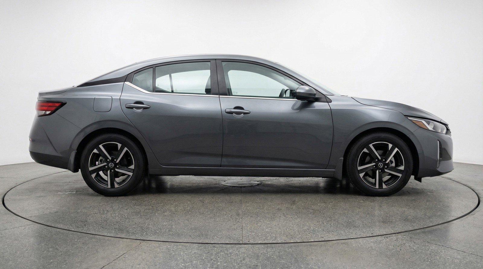Used 2025 Nissan Sentra SV image 9