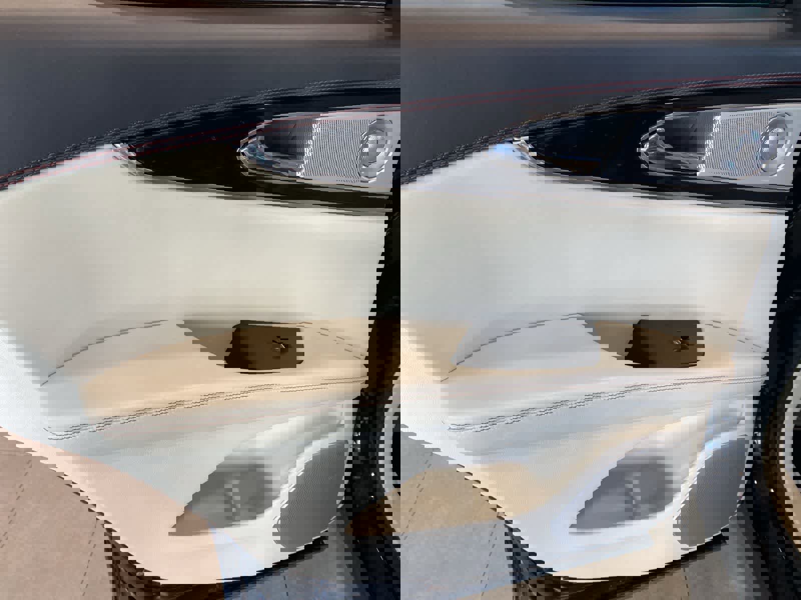 Used 2017 Lincoln MKX Black Label w/ Driver Assistance Package image 26