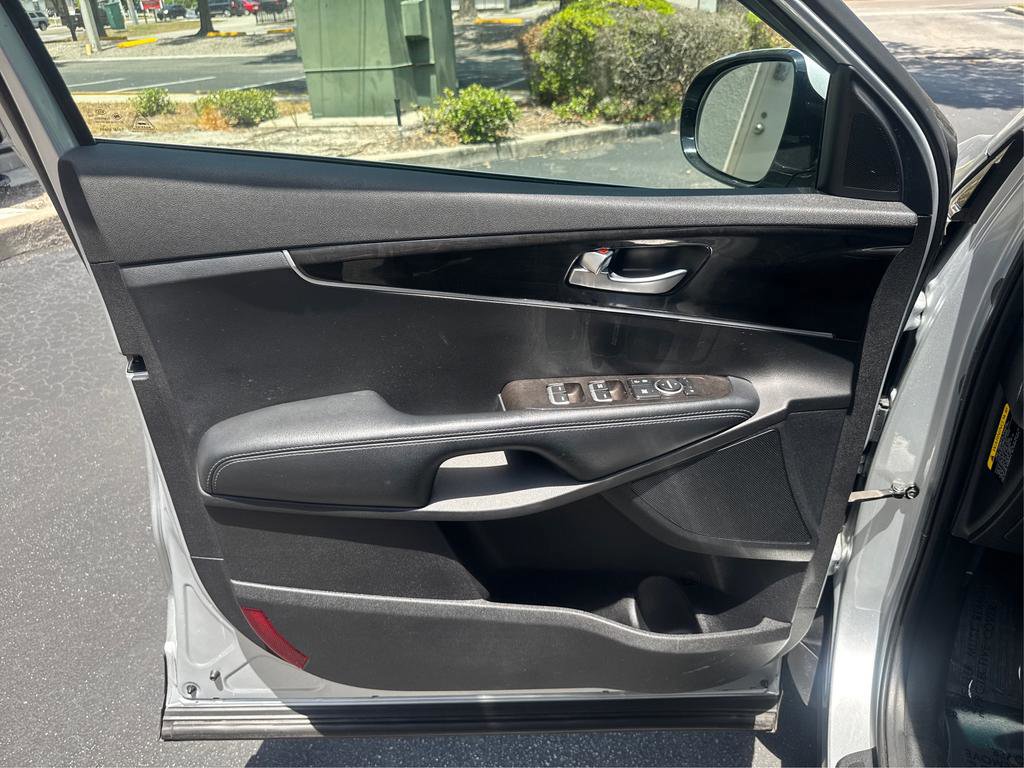 Used 2018 Kia Sorento L FWD image 32